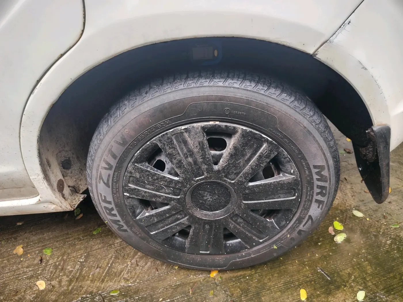 2011 Ford Figo ZXI 1.4 DIESEL, Diesel, Manual, 1,11,982 km, tyre