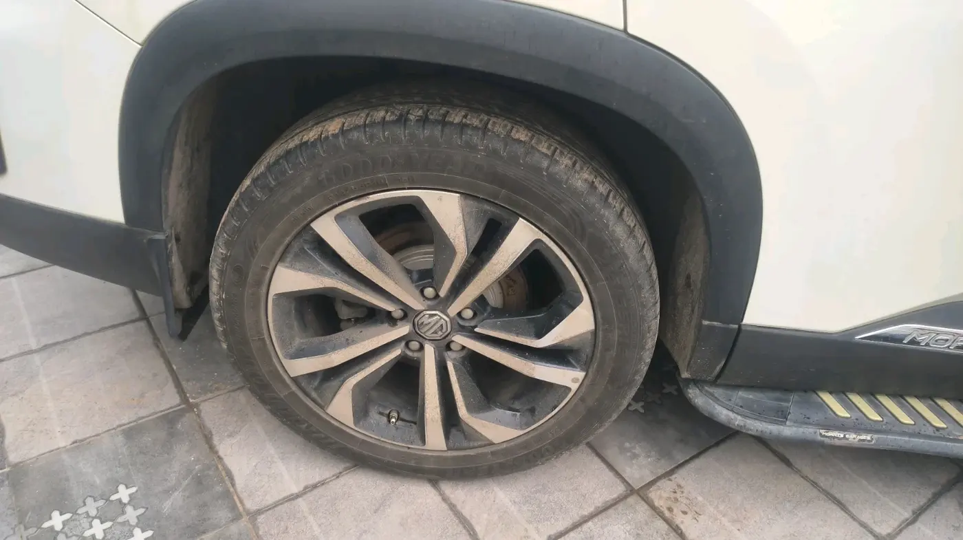 2023 MG HECTOR PLUS SHARP PRO 2.0 TURBO DIESEL 7 STR, Diesel, Manual, 36,612 km, tyre