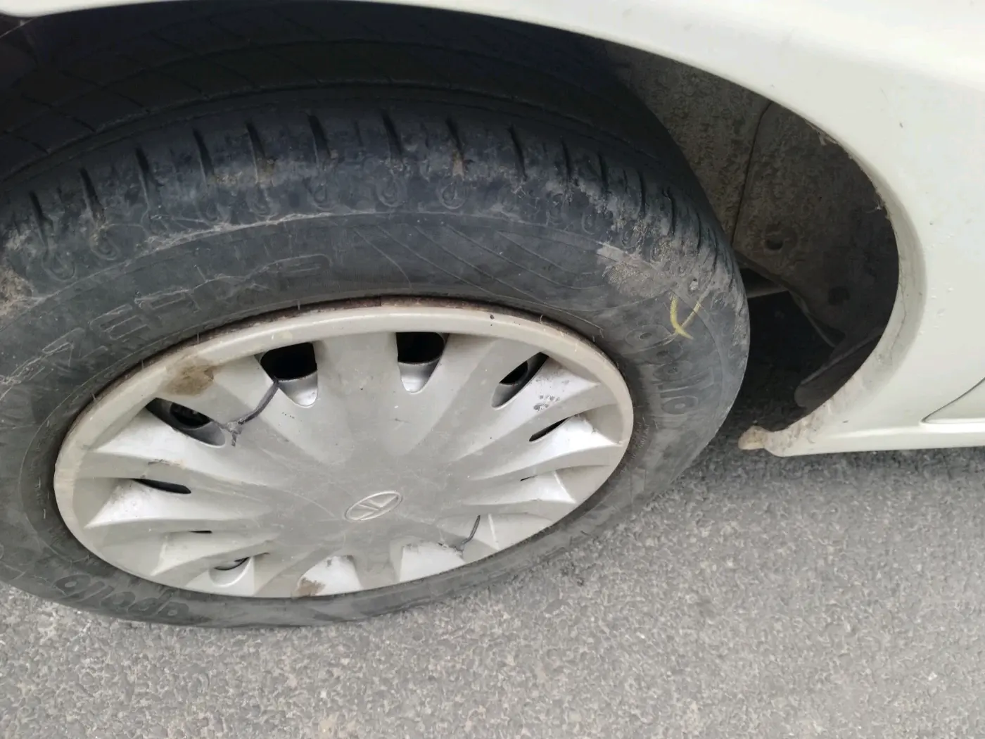 2015 Tata Indigo ECS LX TDI, Diesel, Manual, 1,12,926 km, tyre