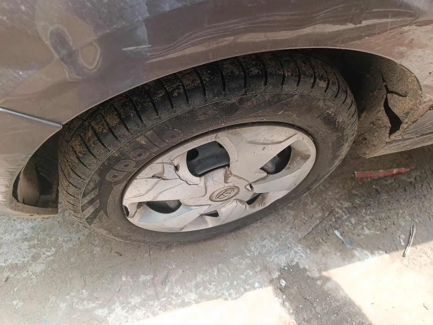 2016 Tata Tiago XT PETROL, CNG, Manual, 1,49,759 km, tyre