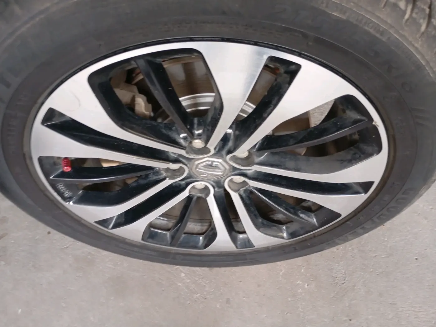 2021 MG HECTOR PLUS SHARP 1.5 PETROL TURBO CVT 6-STR, Petrol, Automatic, 76,422 km, tyre