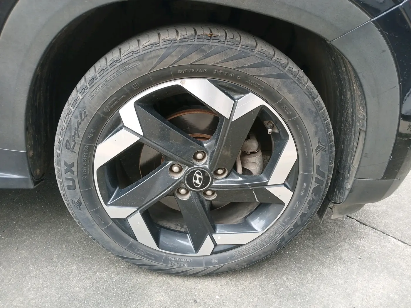 2021 Hyundai ALCAZAR 2.0 SIGNATURE (O) AT 6STR, Petrol, Automatic, 61,721 km, tyre