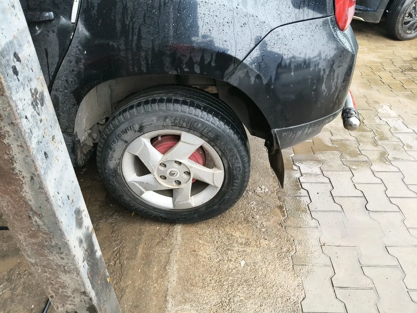 2013 Renault Duster 85 PS RXL DIESEL, Diesel, Manual, 1,98,745 km, tyre