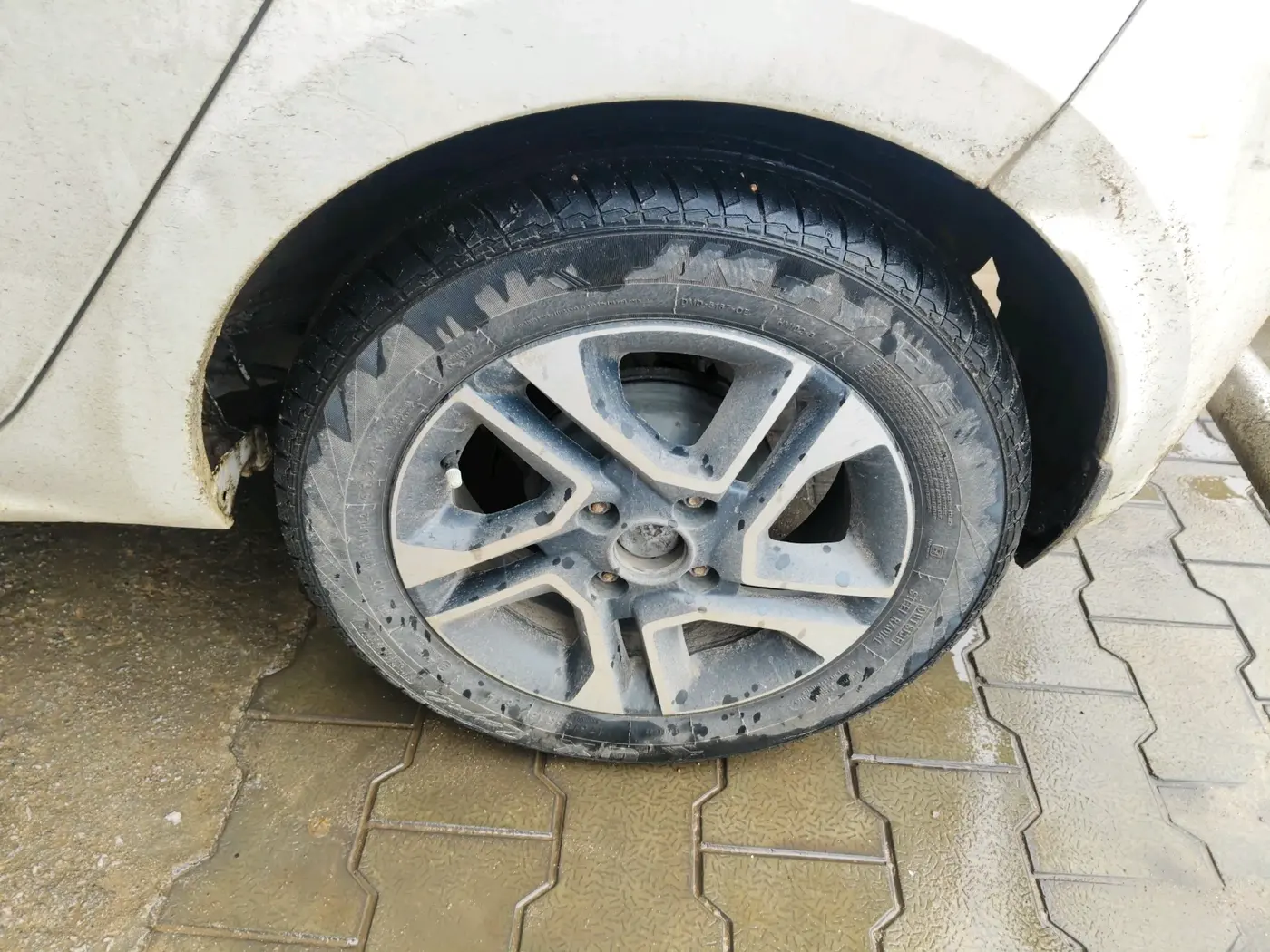 2021 Tata Tiago XZA PLUS PETROL, Petrol, Automatic, 67,573 km, tyre