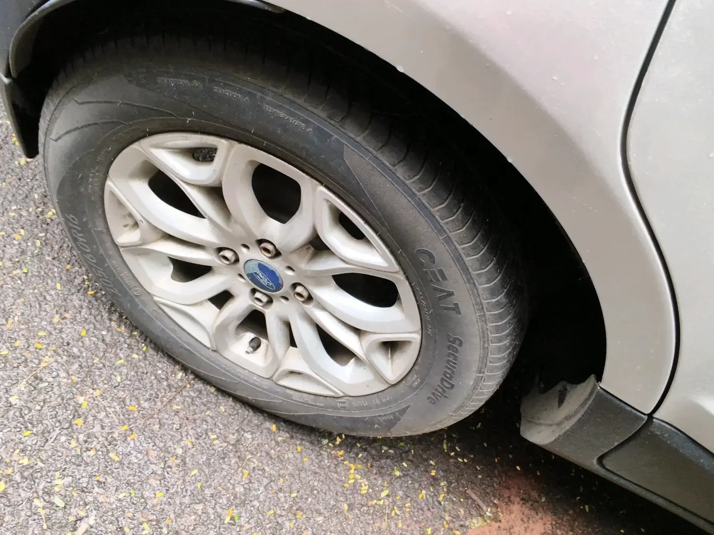2014 Ford Ecosport TITANIUM 1.5L PETROL, CNG, Manual, 75,635 km, tyre