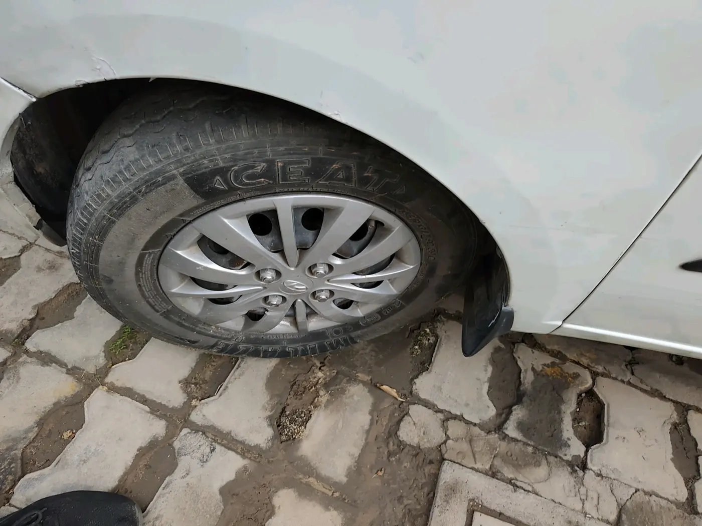 2013 Hyundai i10 MAGNA 1.2, Petrol, Manual, 67,274 km, tyre