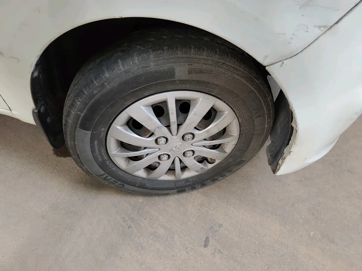 2013 Hyundai i10 MAGNA 1.2, Petrol, Manual, 67,274 km, tyre