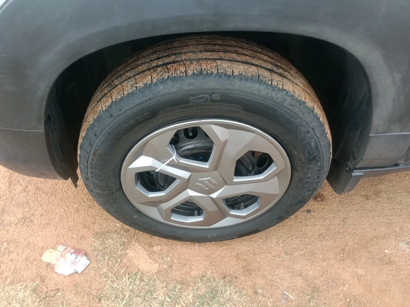 2023 Maruti BREZZA VXI SMART HYBRID, Petrol, Manual, 34,731 km, tyre
