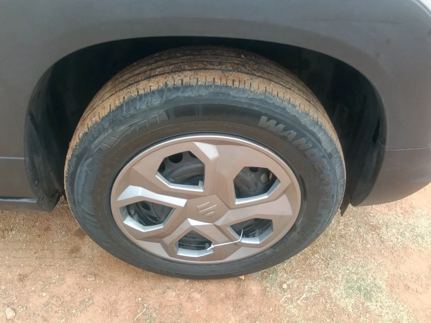 2023 Maruti BREZZA VXI SMART HYBRID, Petrol, Manual, 34,731 km, tyre
