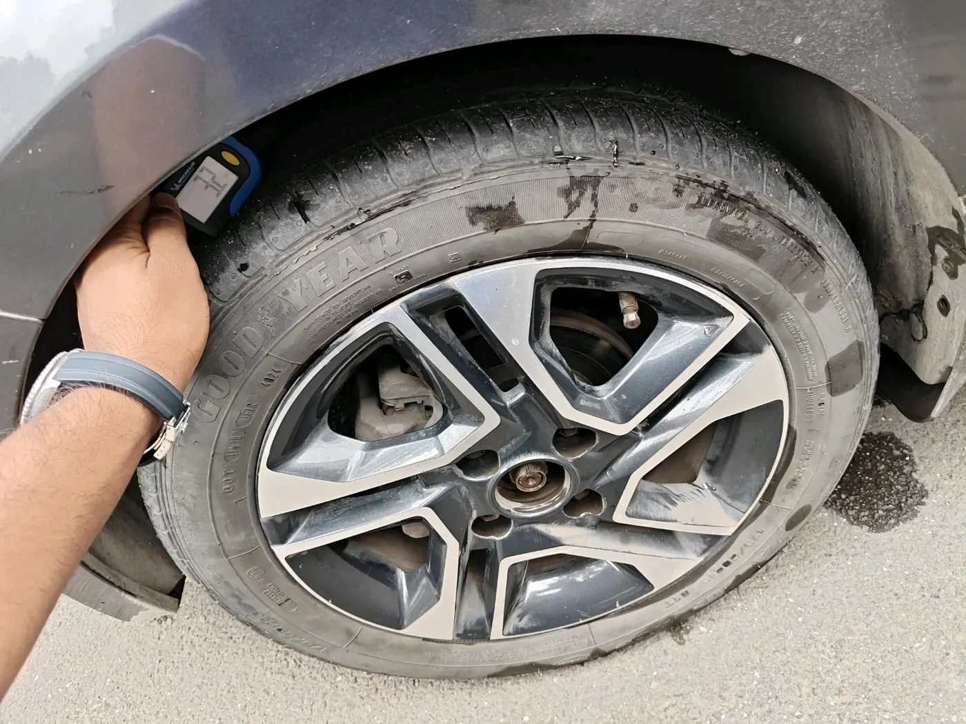 2021 Tata TIGOR XZA PLUS PETROL, Petrol, Automatic, 60,604 km, tyre