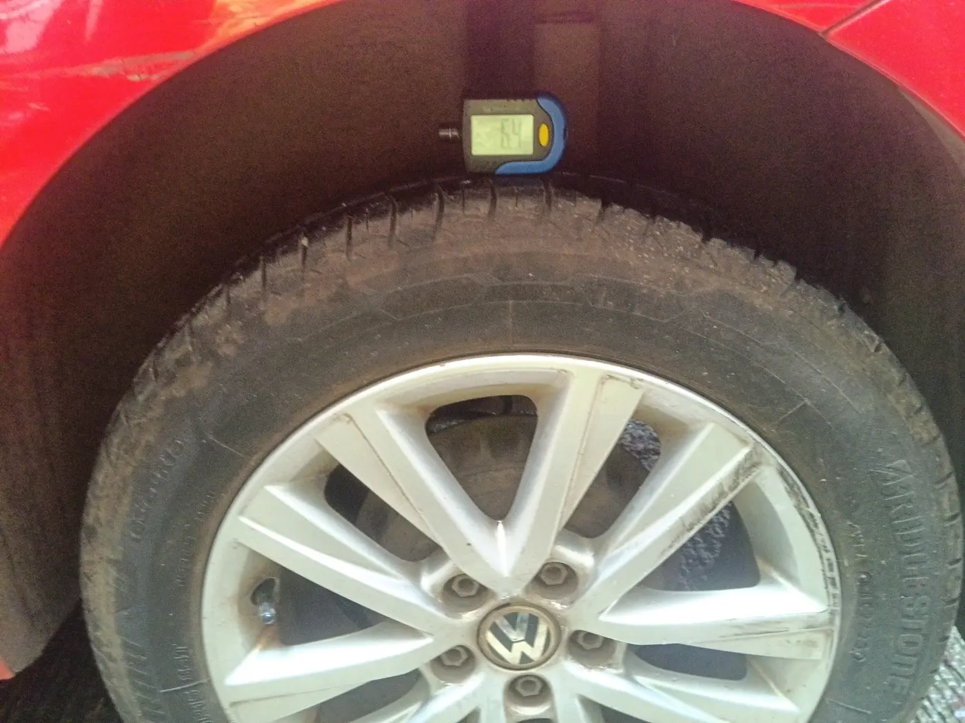 2015 Volkswagen Polo GT TSI AT, Petrol, Automatic, 1,18,200 km, tyre