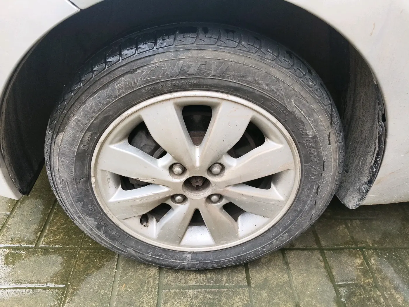 2016 Hyundai Xcent SX 1.2, CNG, Manual, 97,604 km, tyre