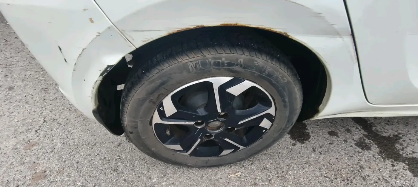 2018 Tata Tiago XZ PETROL, Petrol, Manual, 43,852 km, tyre