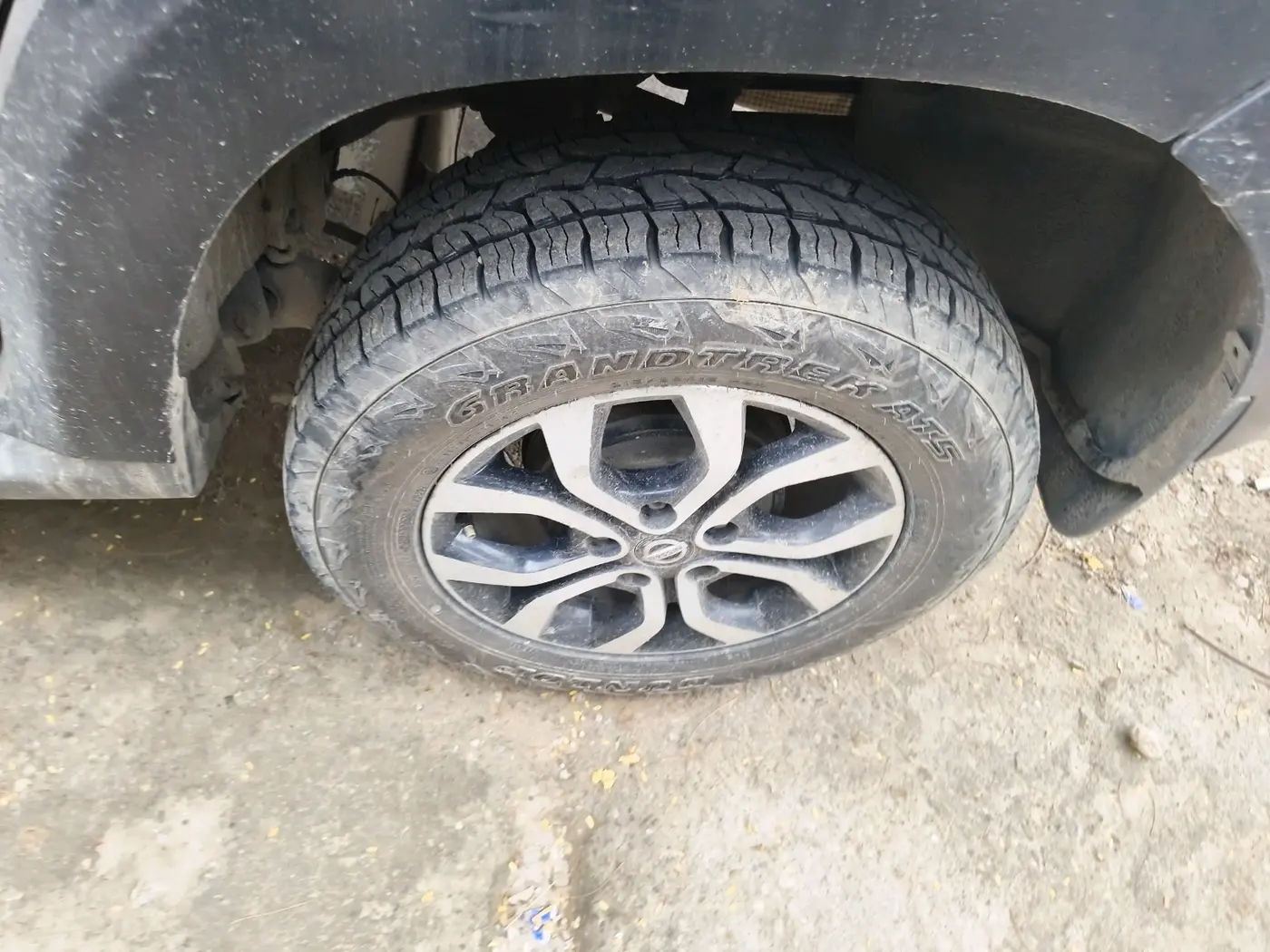 2014 Nissan Terrano XV D THP 110 PS, Diesel, Manual, 1,41,695 km, tyre