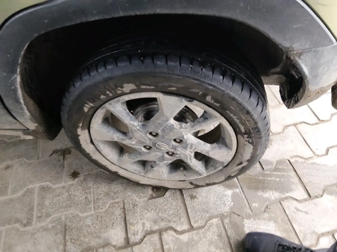 2022 Tata PUNCH CREATIVE 1.2 AMT KAZIRANGA EDITION , Petrol, Automatic, 1,02,491 km, tyre