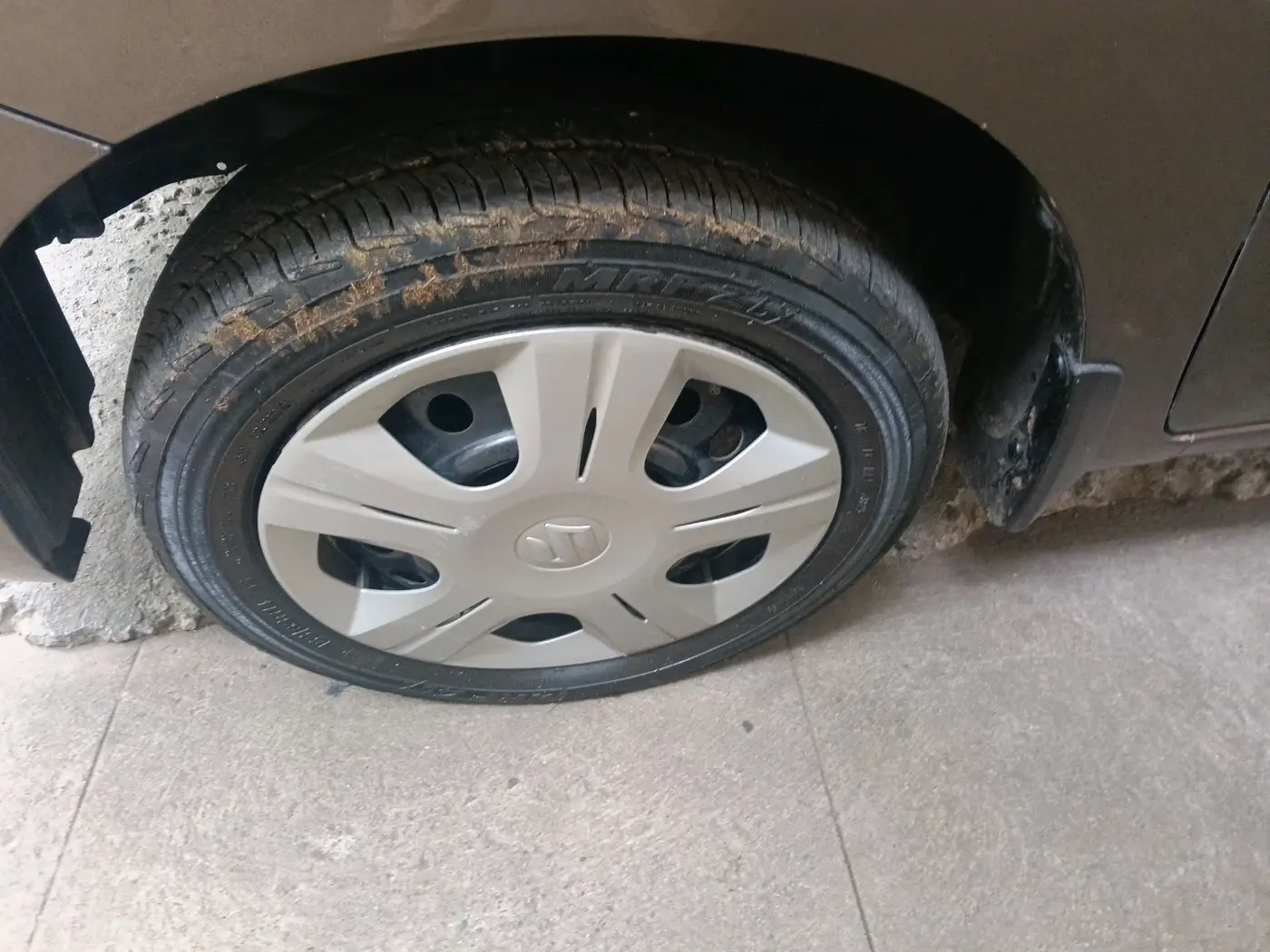 2015 Maruti Wagon R 1.0 VXI, Petrol, Manual, 1,05,230 km, tyre