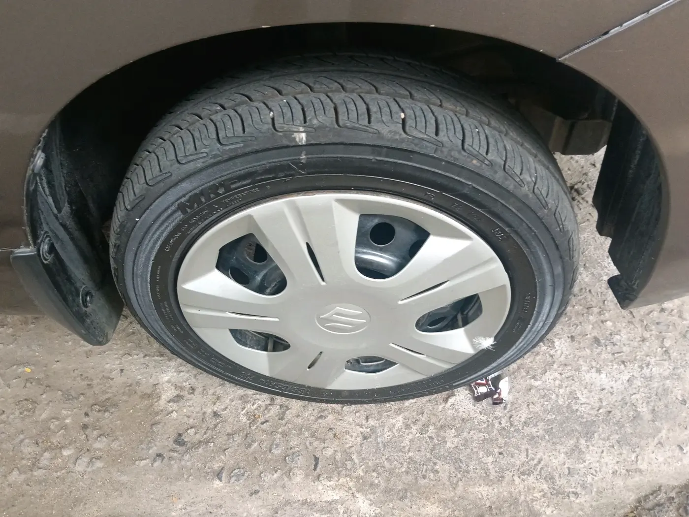 2015 Maruti Wagon R 1.0 VXI, Petrol, Manual, 1,05,230 km, tyre