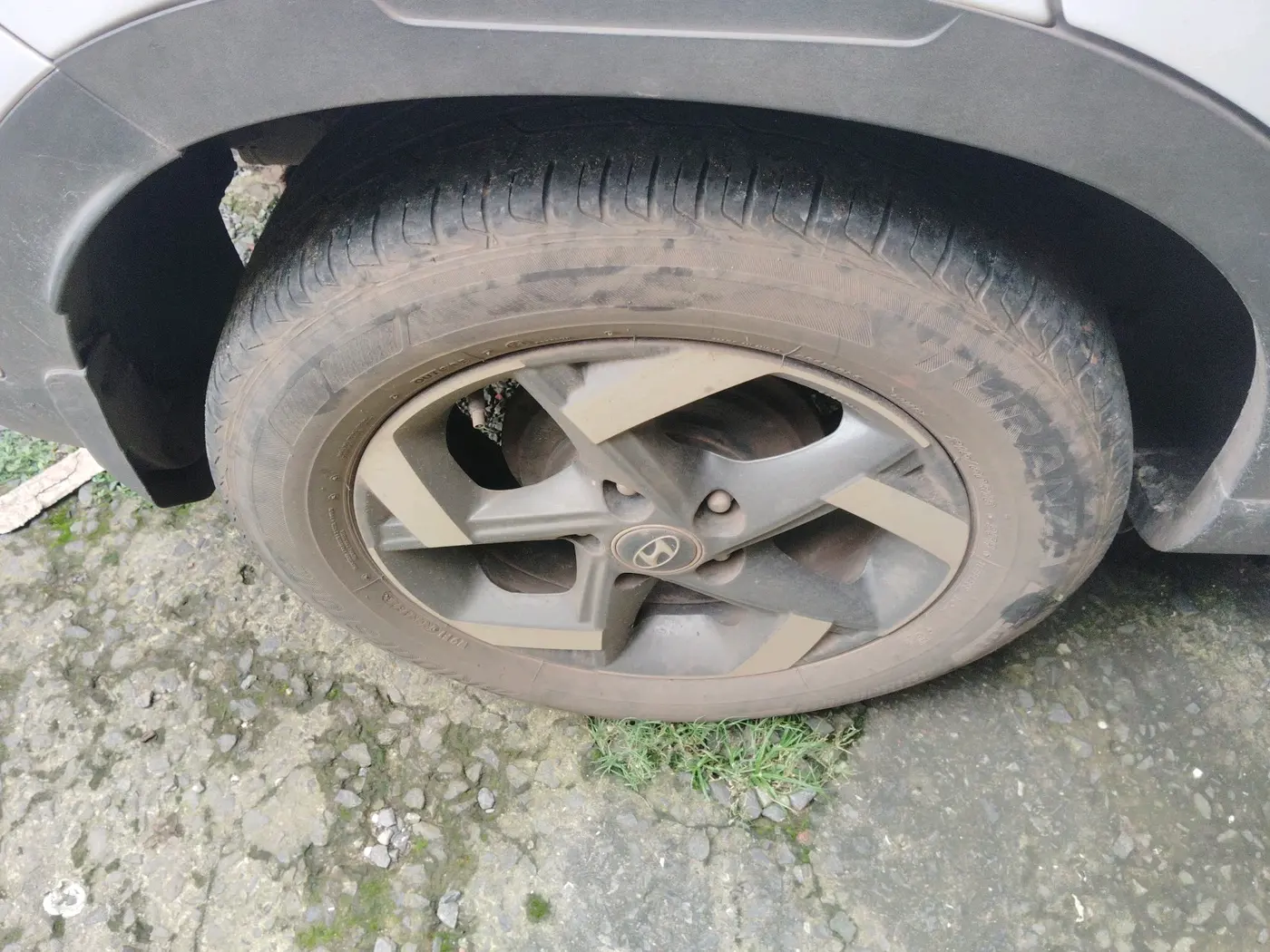 2019 Hyundai VENUE SX 1.0 TURBO, Petrol, Manual, 1,36,384 km, tyre