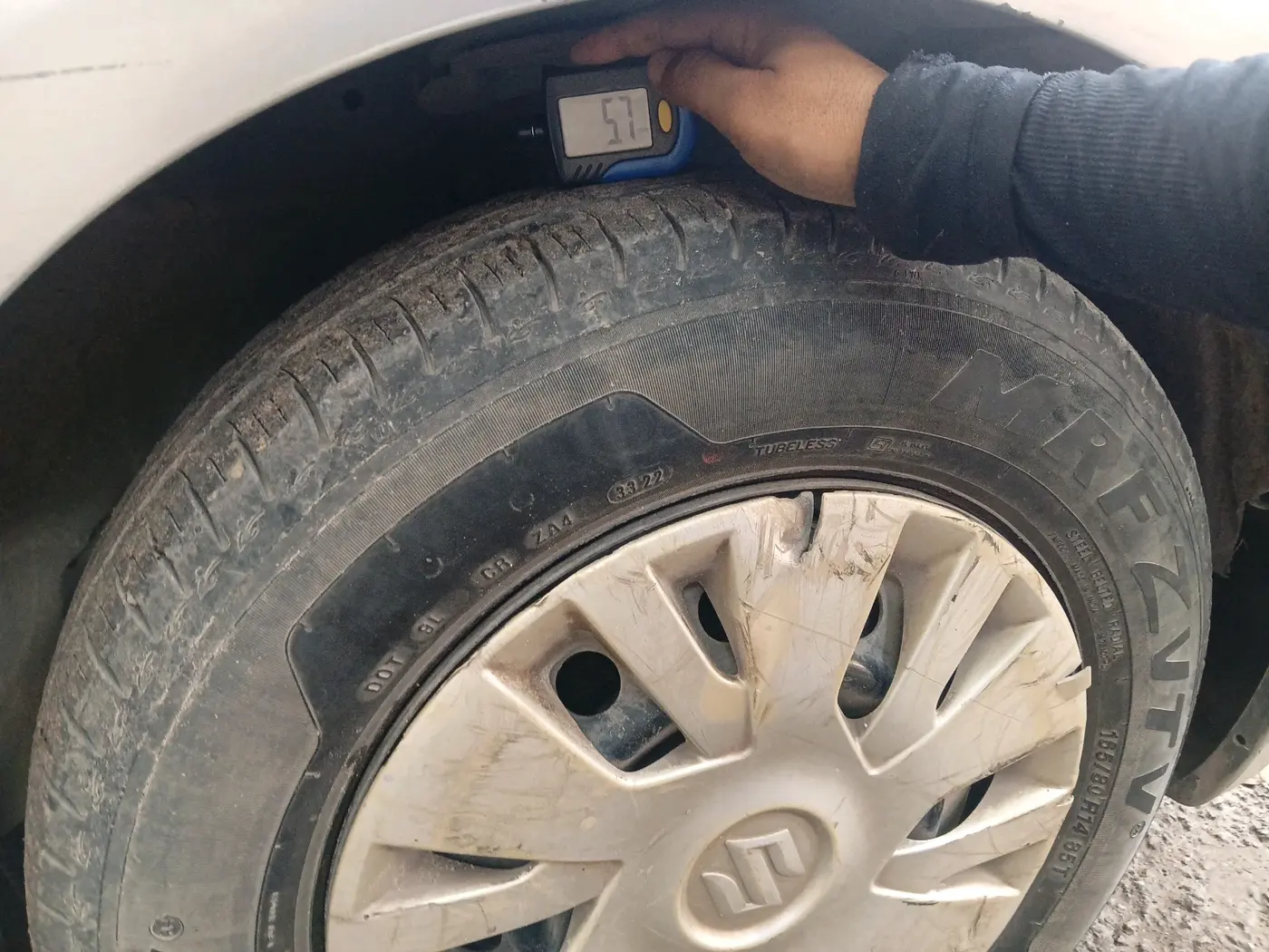 2012 Maruti Swift VXI, Petrol, Manual, 1,47,793 km, tyre