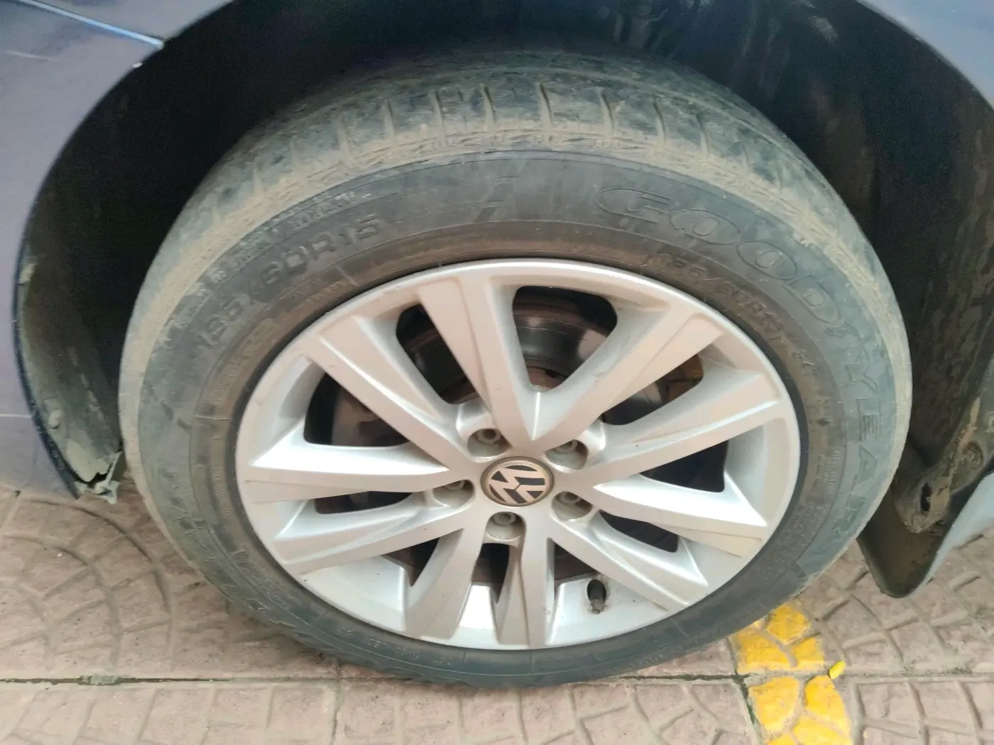 2013 Volkswagen Polo HIGHLINE1.2L, Petrol, Manual, 57,232 km, tyre