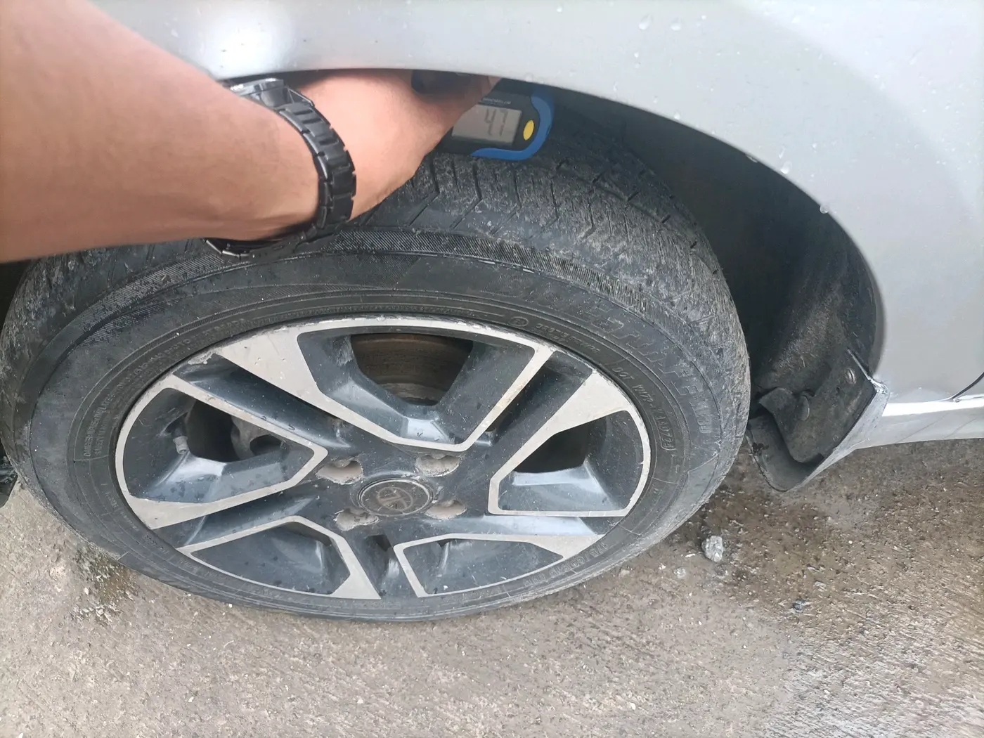 2017 Tata TIGOR XZ (O) PETROL, Petrol, Manual, 82,753 km, tyre