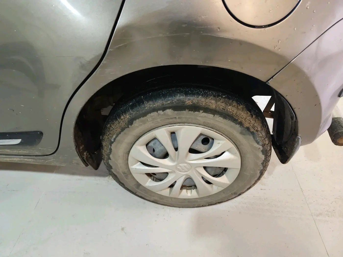 2023 Maruti Swift VXI, Petrol, Manual, 49,892 km, tyre