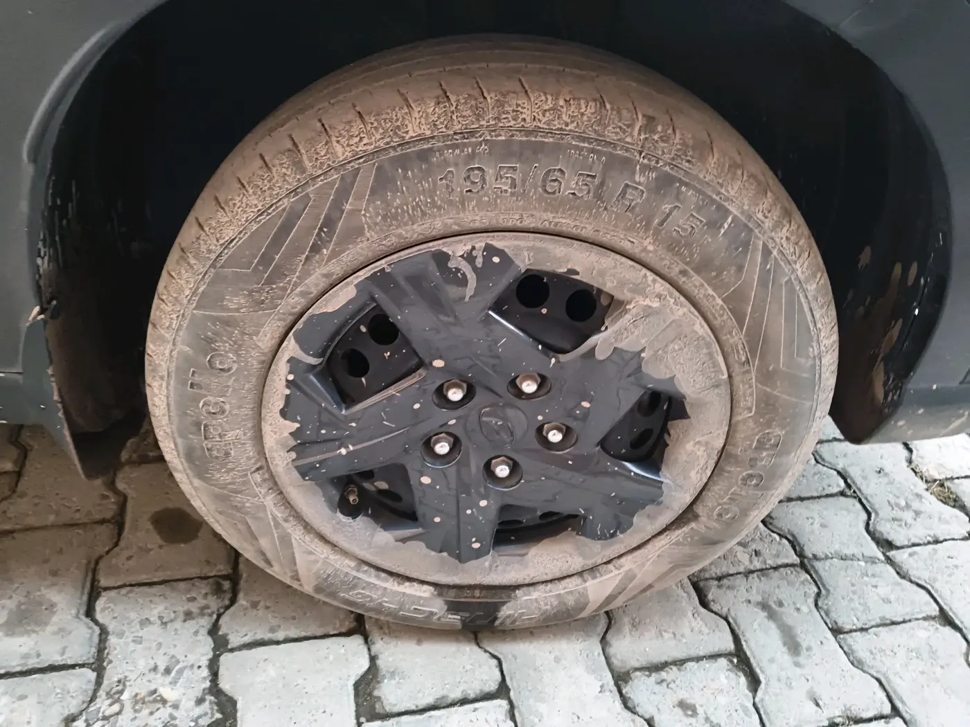 2023 Hyundai VENUE SX 1.2 PETROL, Petrol, Manual, 58,827 km, tyre