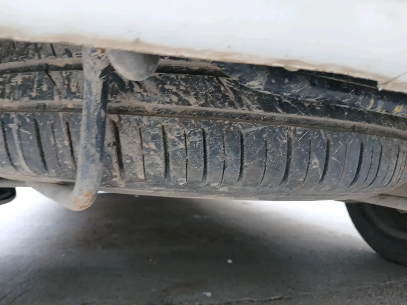 2013 Maruti Ertiga VXI CNG, CNG, Manual, 1,18,619 km, tyre