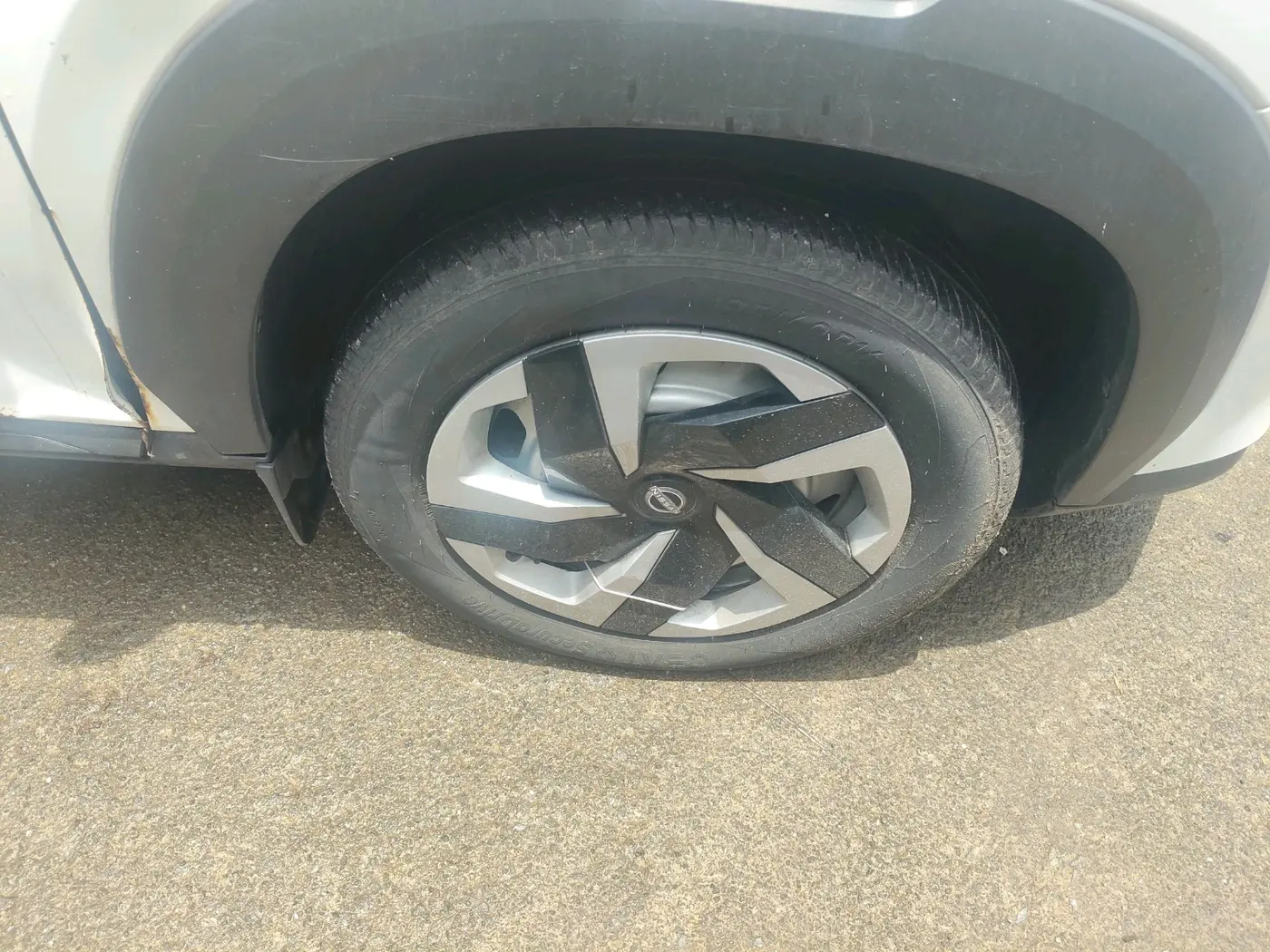 2021 Nissan MAGNITE XE, Petrol, Manual, 25,430 km, tyre