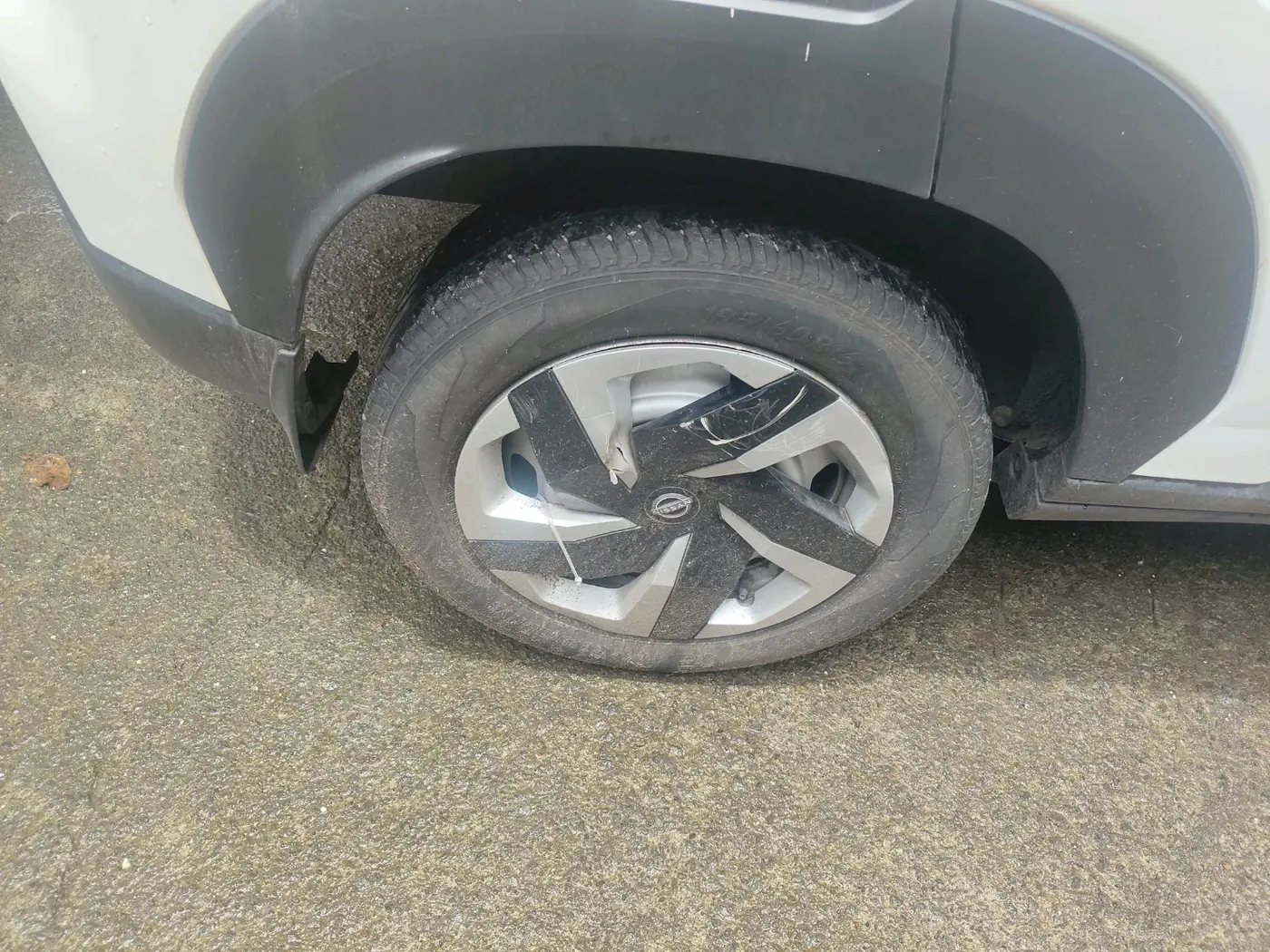 2021 Nissan MAGNITE XE, Petrol, Manual, 25,430 km, tyre