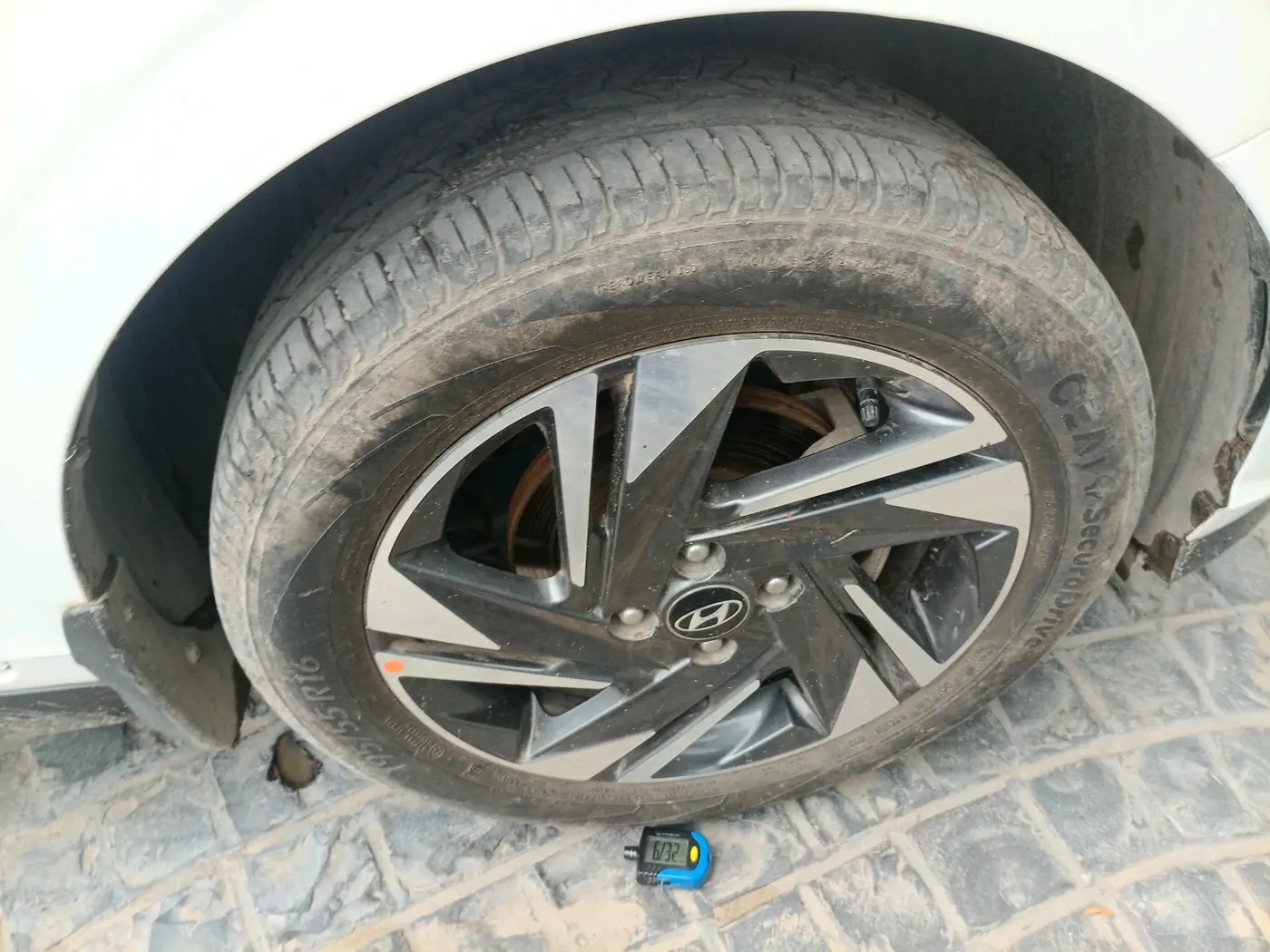 2023 Hyundai NEW I20 ASTA 1.2 MT, Petrol, Manual, 43,495 km, tyre