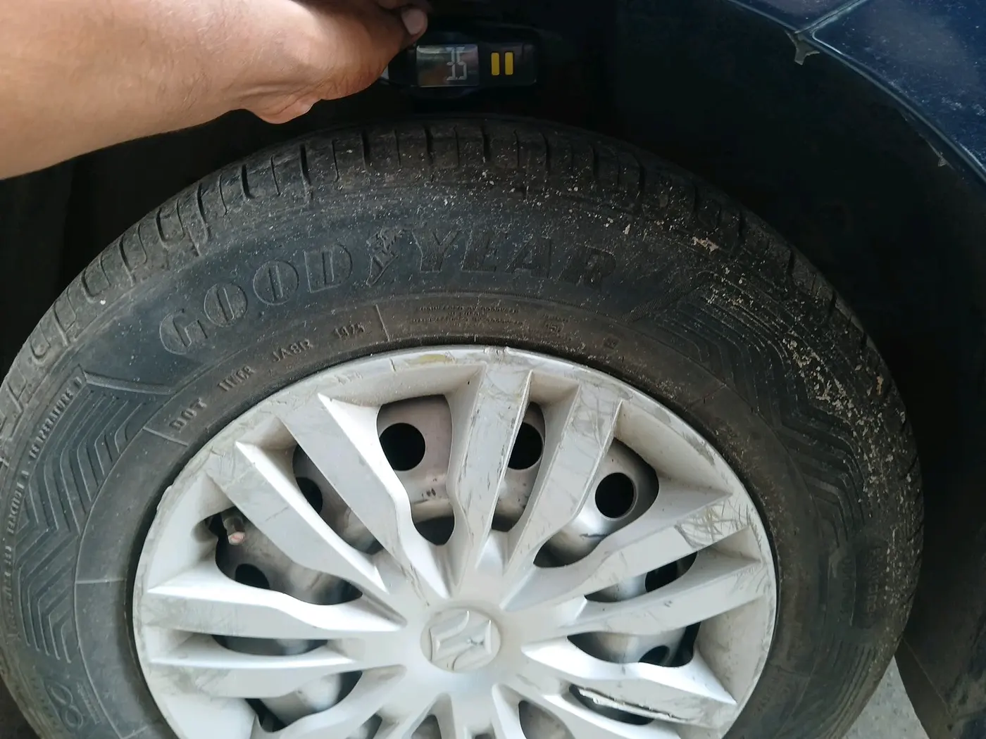 2021 Maruti Swift LXI, CNG, Manual, 84,883 km, tyre
