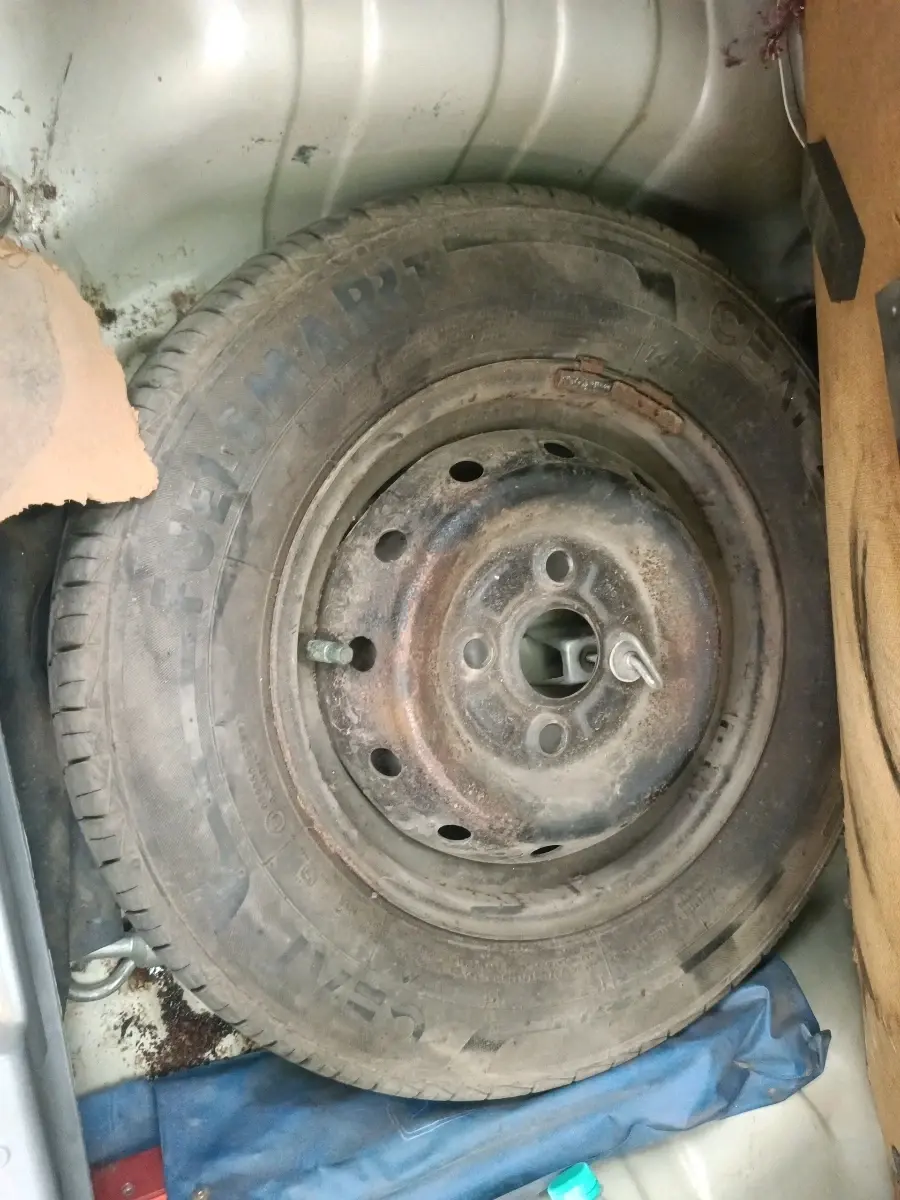 2013 Maruti Alto 800 LXI, Petrol, Manual, 50,730 km, tyre