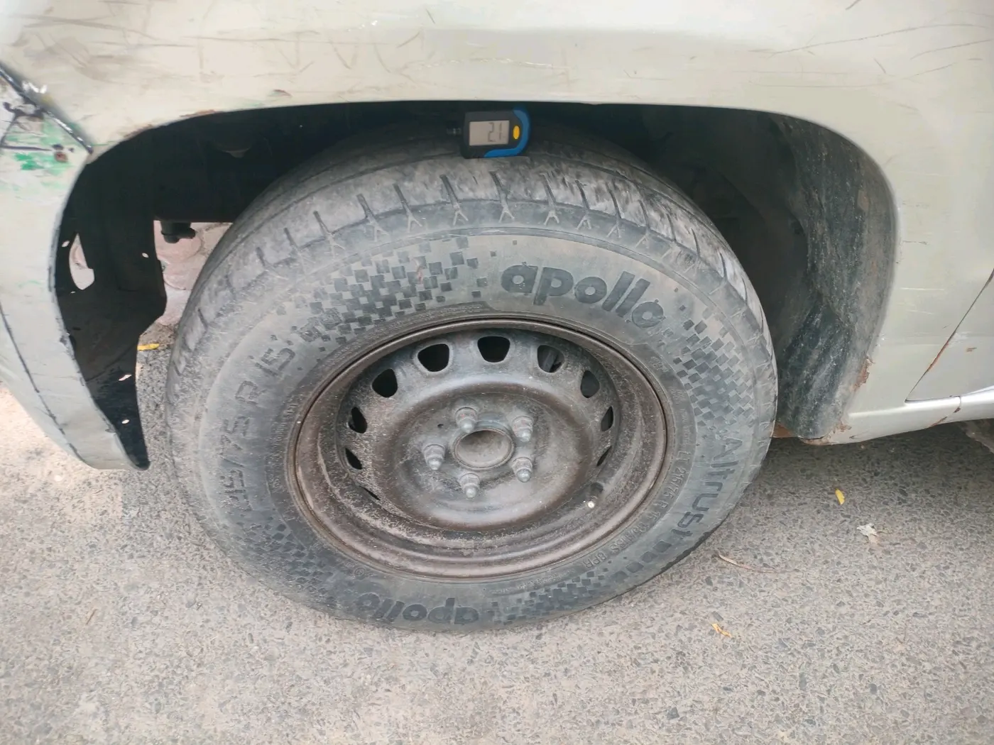 2016 Mahindra TUV300 T6, Diesel, Manual, 96,602 km, tyre