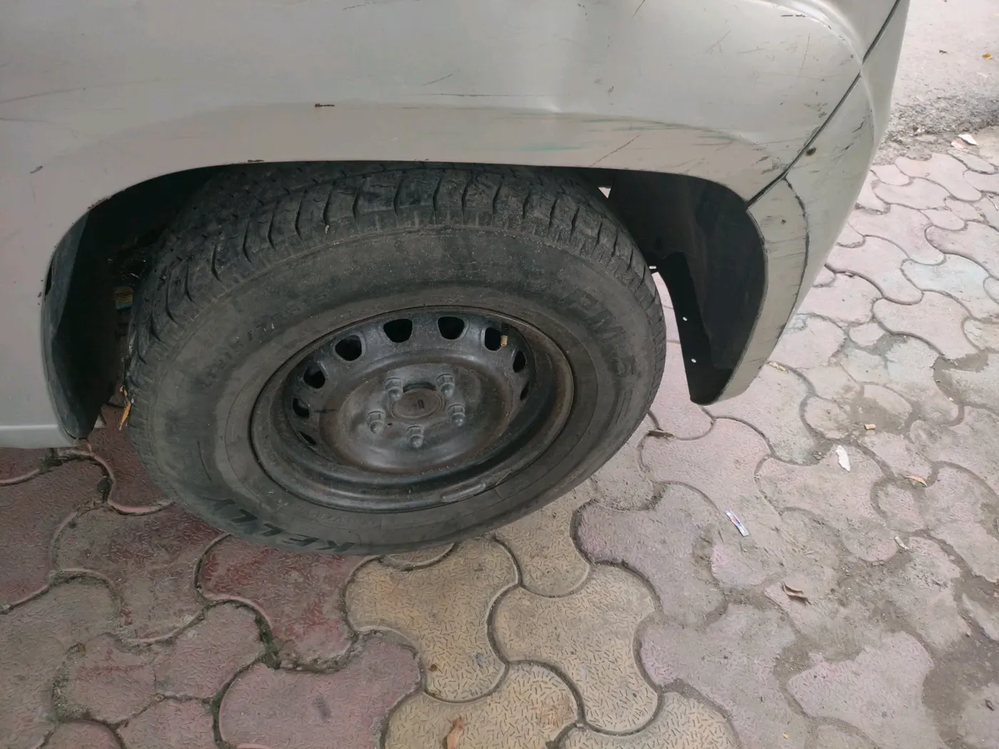 2016 Mahindra TUV300 T6, Diesel, Manual, 96,602 km, tyre