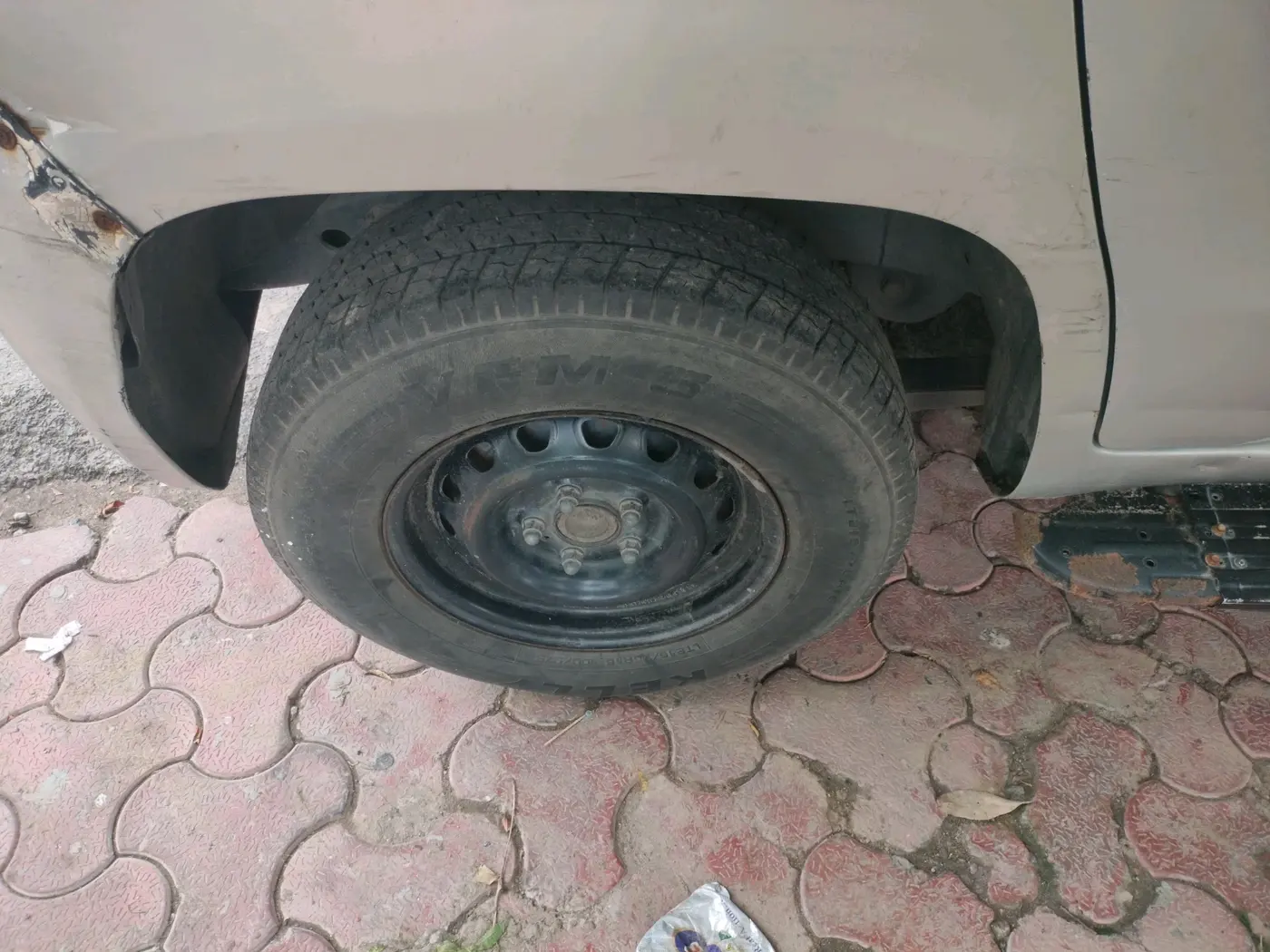 2016 Mahindra TUV300 T6, Diesel, Manual, 96,602 km, tyre