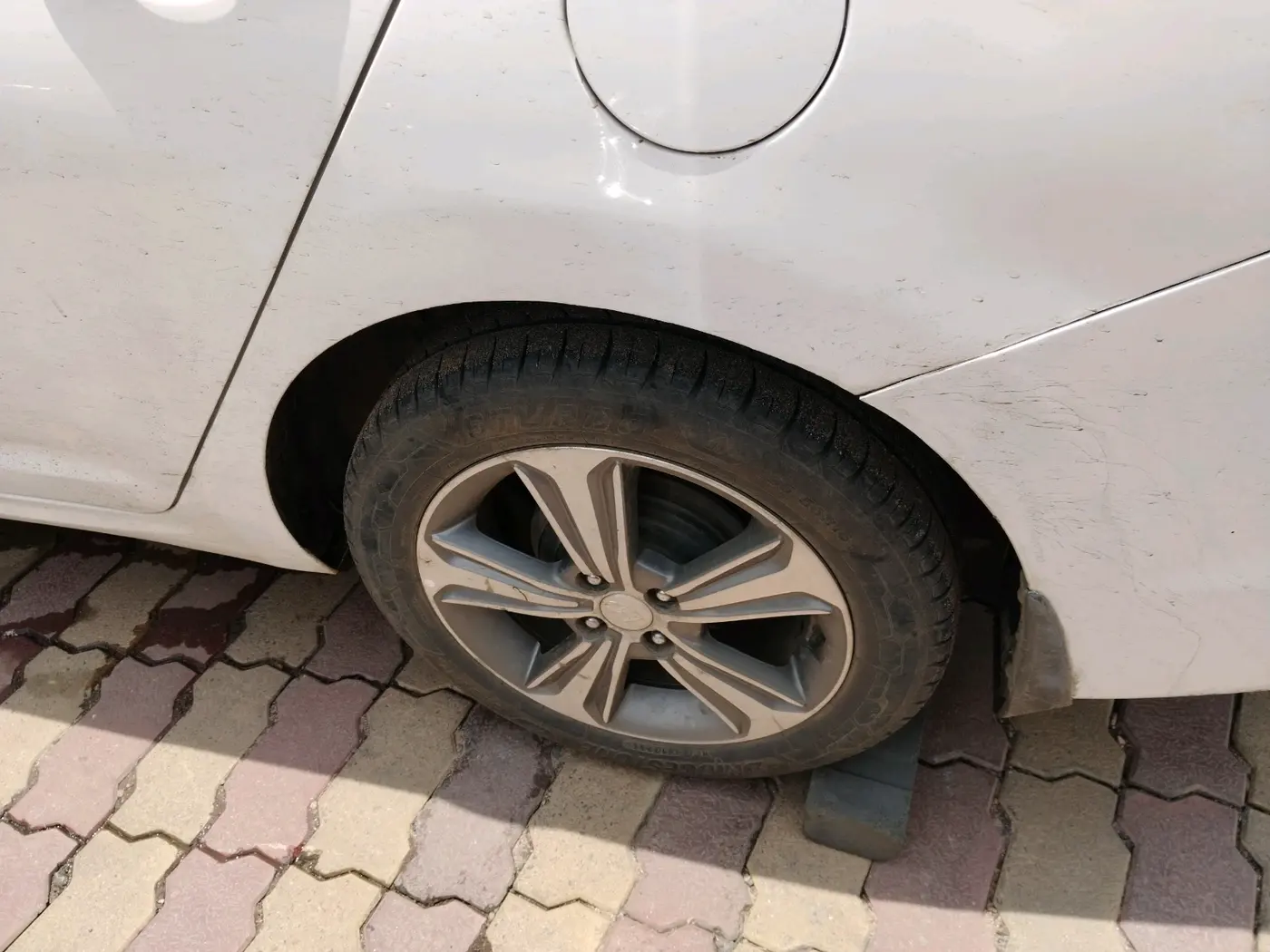 2017 Hyundai Verna 1.6 VTVT SX, Petrol, Manual, 77,065 km, tyre