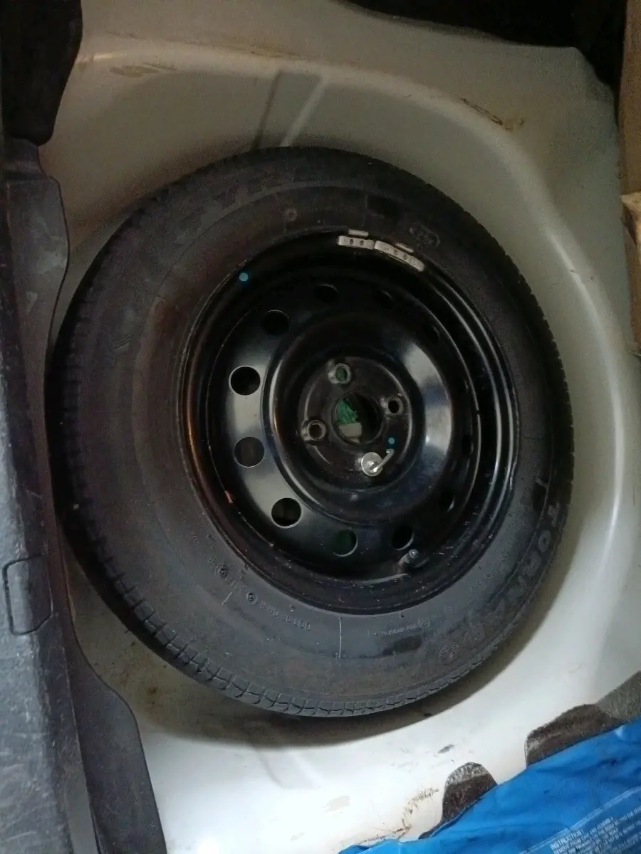 2012 Maruti Swift Dzire VXI, Petrol, Manual, 94,466 km, tyre