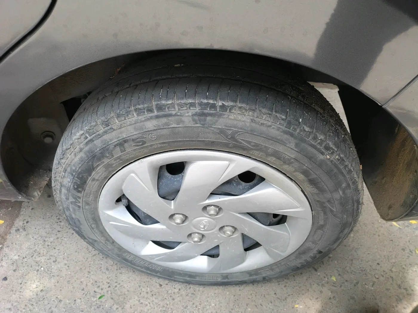 2021 Hyundai NEW SANTRO ASTA MT, Petrol, Manual, 27,532 km, tyre