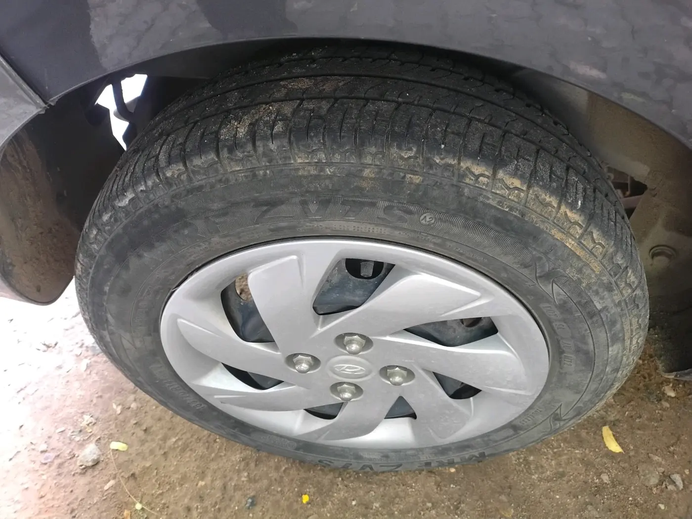 2021 Hyundai NEW SANTRO ASTA MT, Petrol, Manual, 27,532 km, tyre