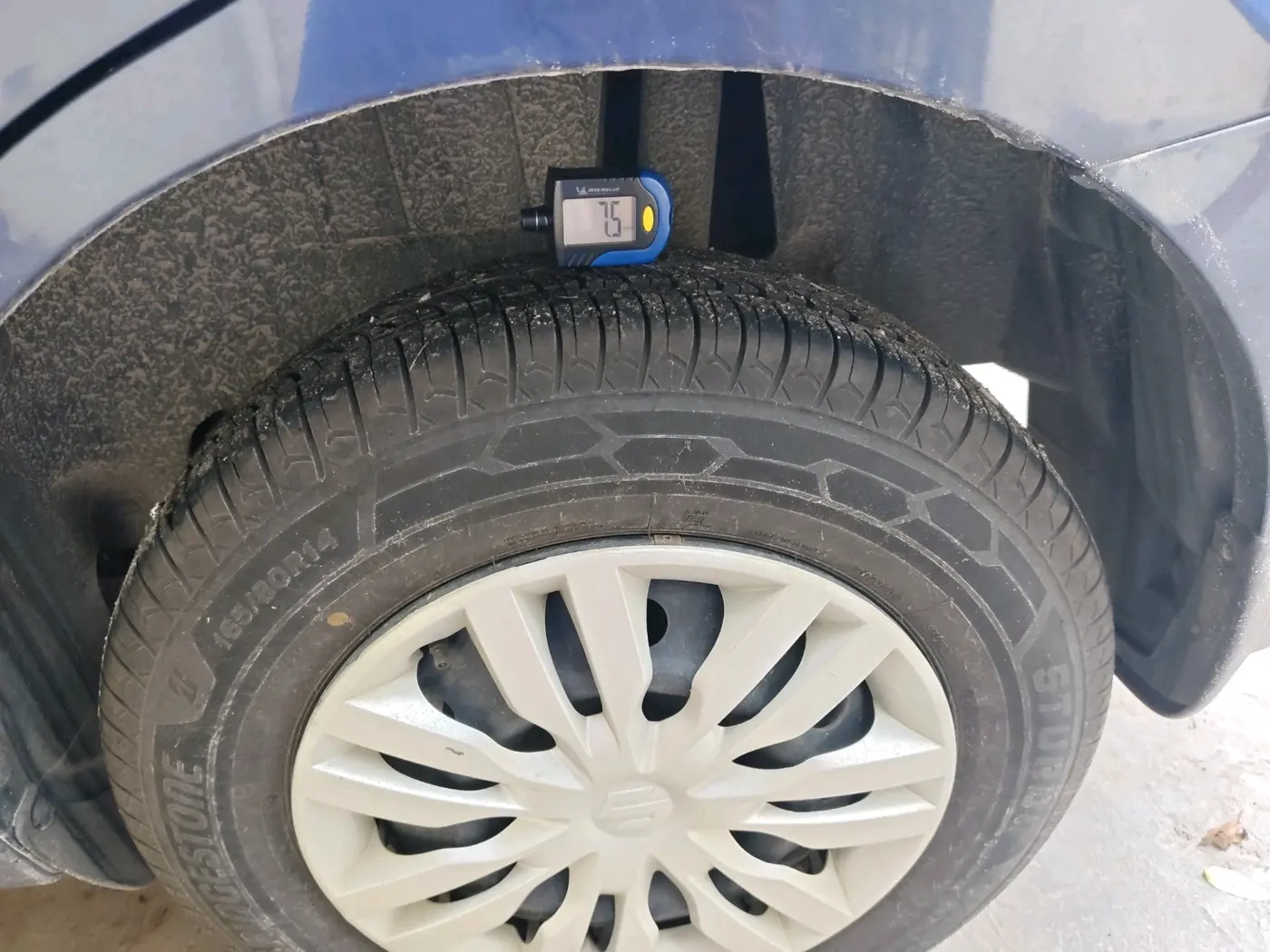 2020 Maruti Dzire VXI AMT, Petrol, Automatic, 37,650 km, tyre