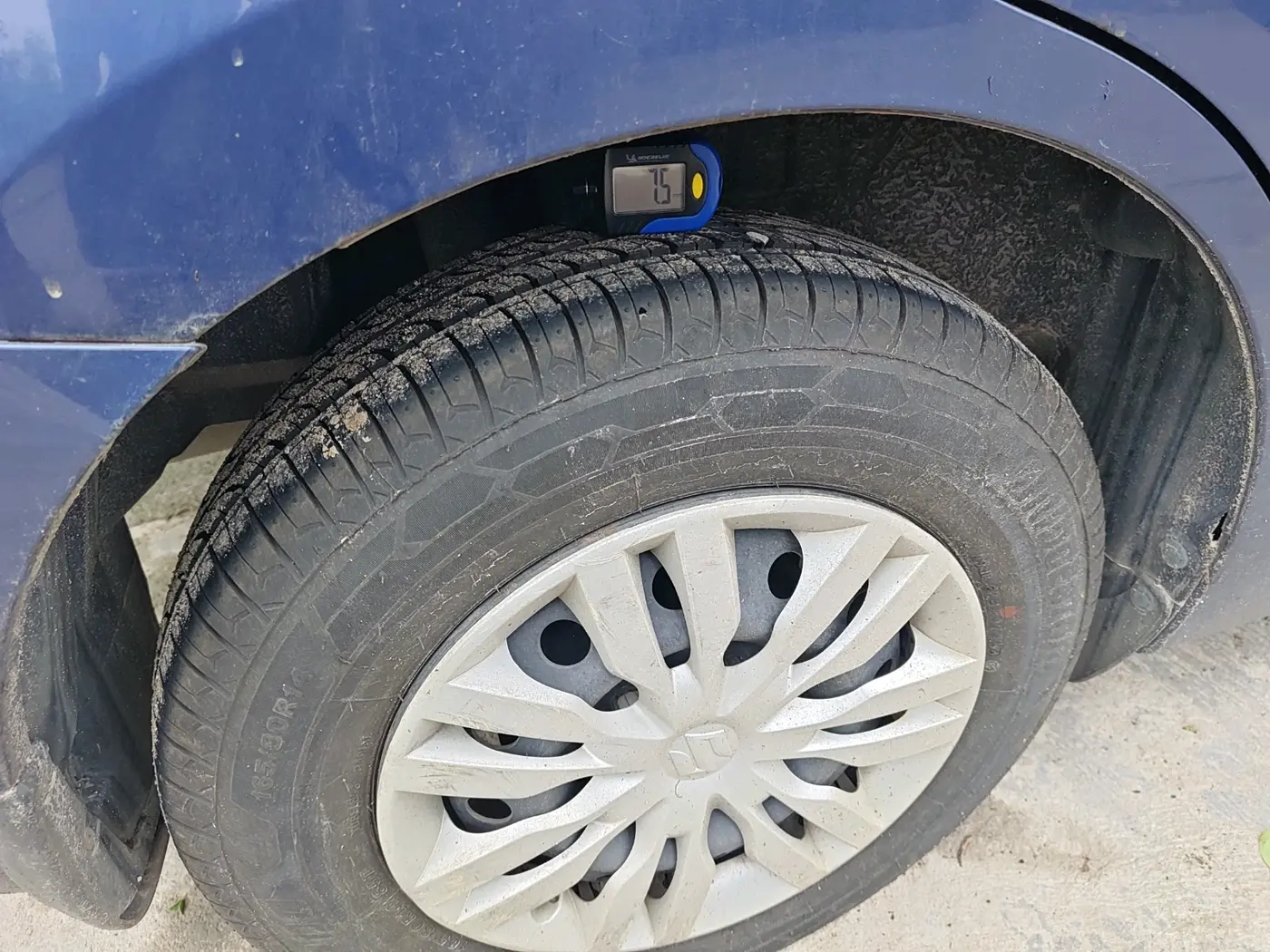 2020 Maruti Dzire VXI AMT, Petrol, Automatic, 37,650 km, tyre