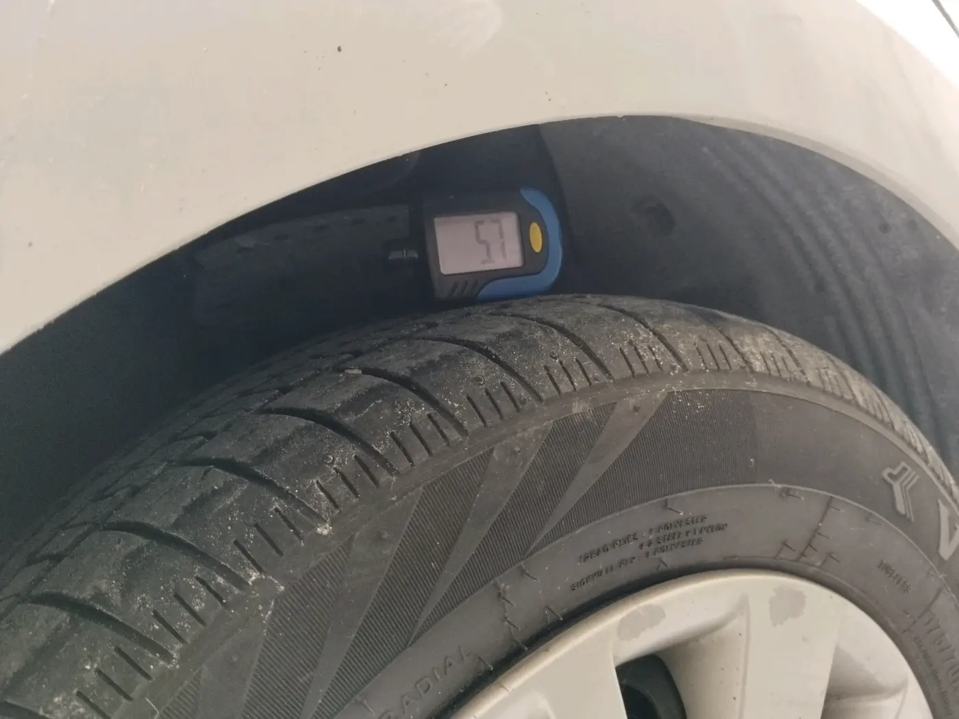 2013 Hyundai i20 MAGNA 1.2, Petrol, Manual, 1,07,163 km, tyre