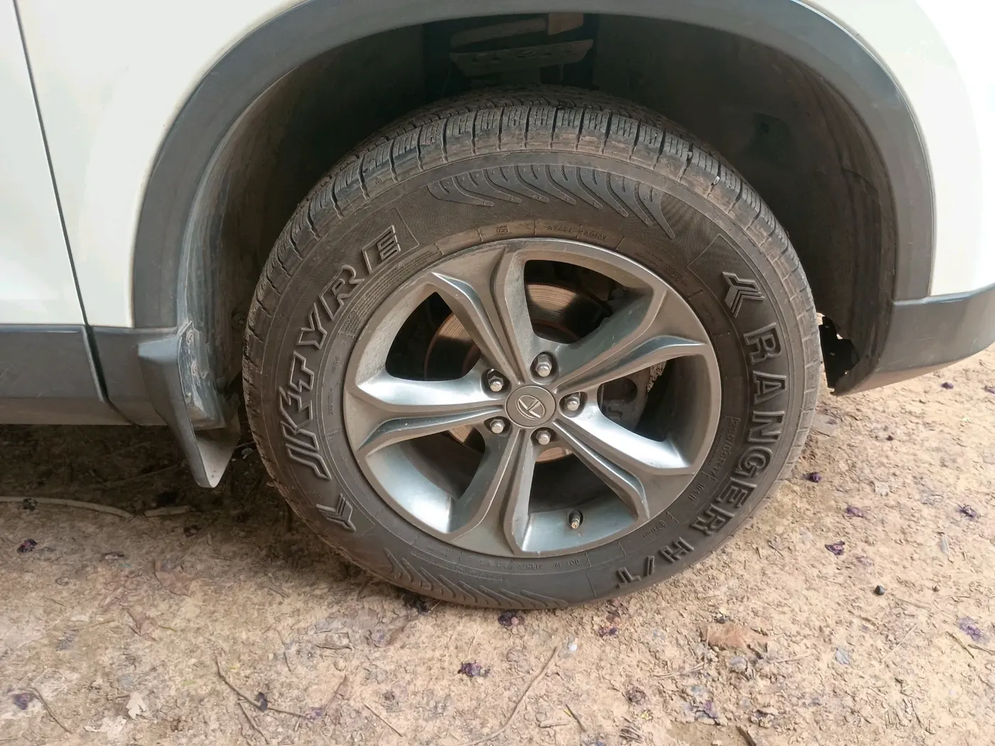 2021 Tata Harrier XTA 2.0L KRYOTEC PLUS, Diesel, Automatic, 1,17,385 km, tyre