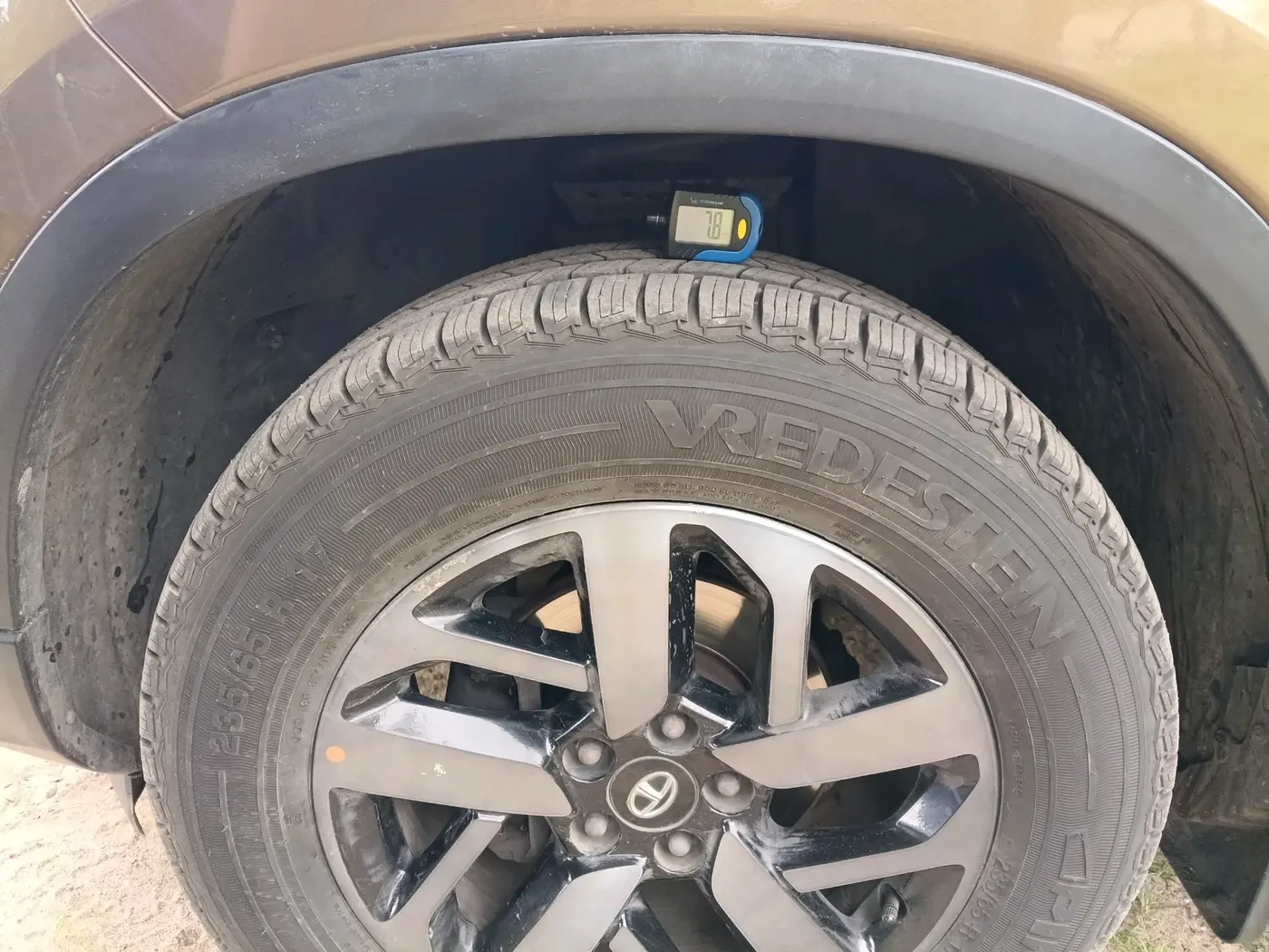 2022 Tata Harrier XZA PLUS 2.0L, Diesel, Automatic, 1,12,178 km, tyre