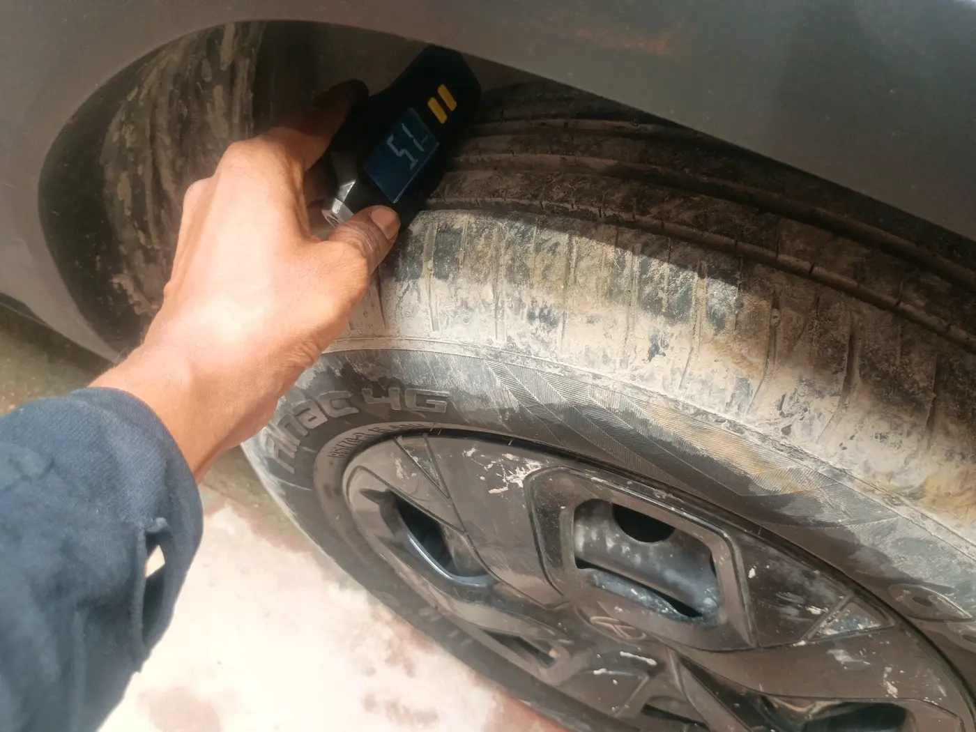 2024 Tata PUNCH ADVENTURE RHYTHM PACK MT, Petrol, Manual, 25,403 km, tyre