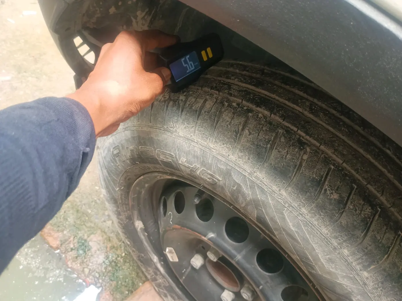 2024 Tata PUNCH ADVENTURE RHYTHM PACK MT, Petrol, Manual, 25,403 km, tyre
