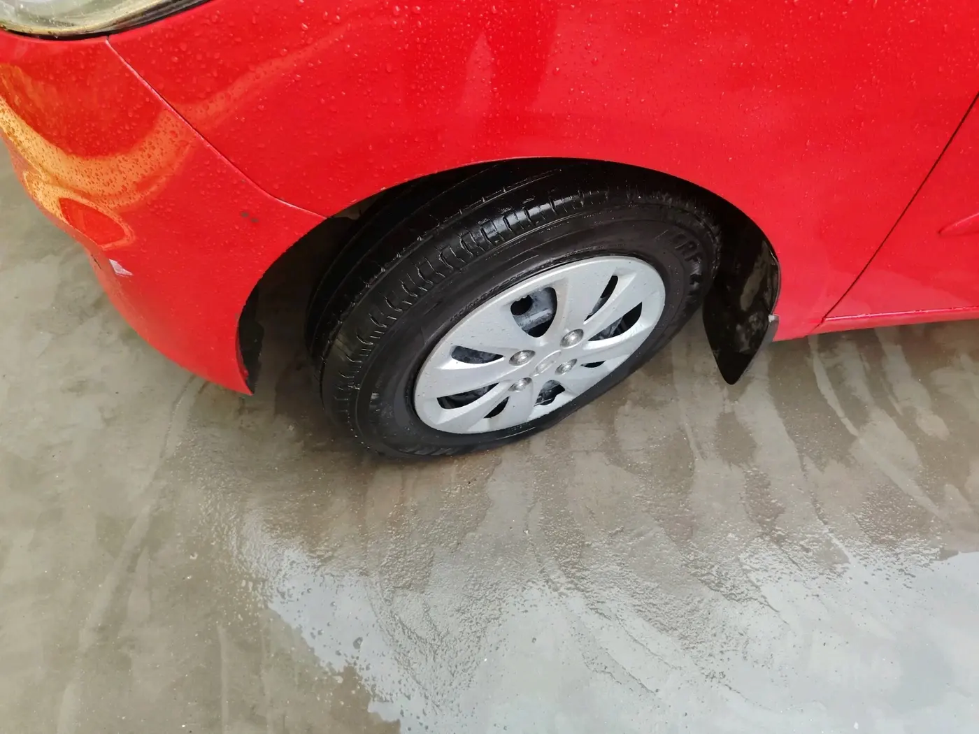 2012 Hyundai i10 SPORTZ 1.2 AT, Petrol, Automatic, 23,272 km, tyre