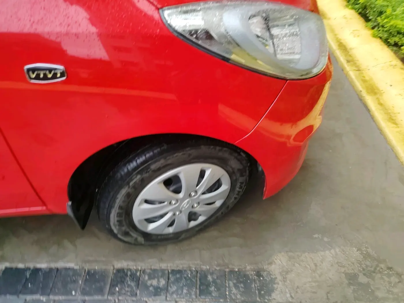 2012 Hyundai i10 SPORTZ 1.2 AT, Petrol, Automatic, 23,272 km, tyre