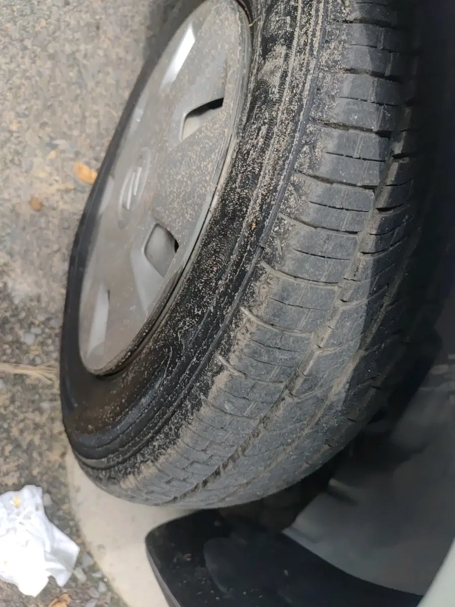 2018 Maruti Wagon R 1.0 LXI CNG, CNG, Manual, 72,176 km, tyre